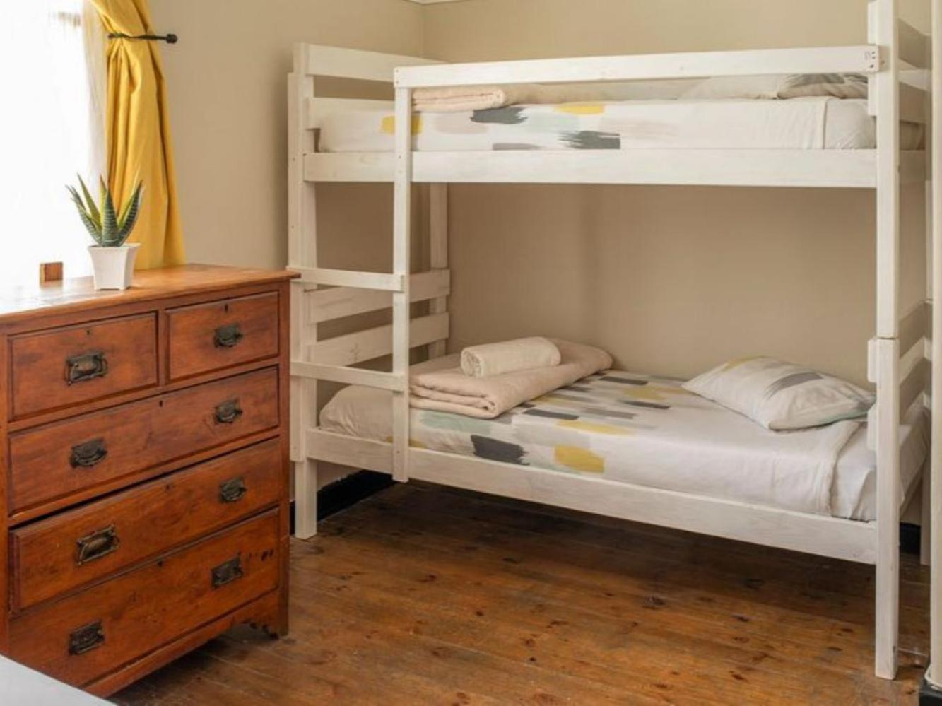 The Lenox Hostel Cape Town Room photo